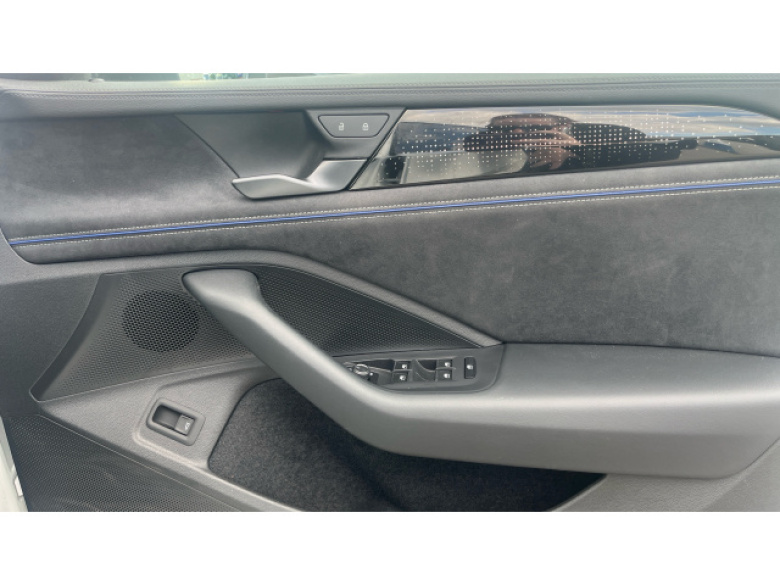 Volkswagen Passat 1.5 eTSI R-Line 5dr DSG Petrol Estate